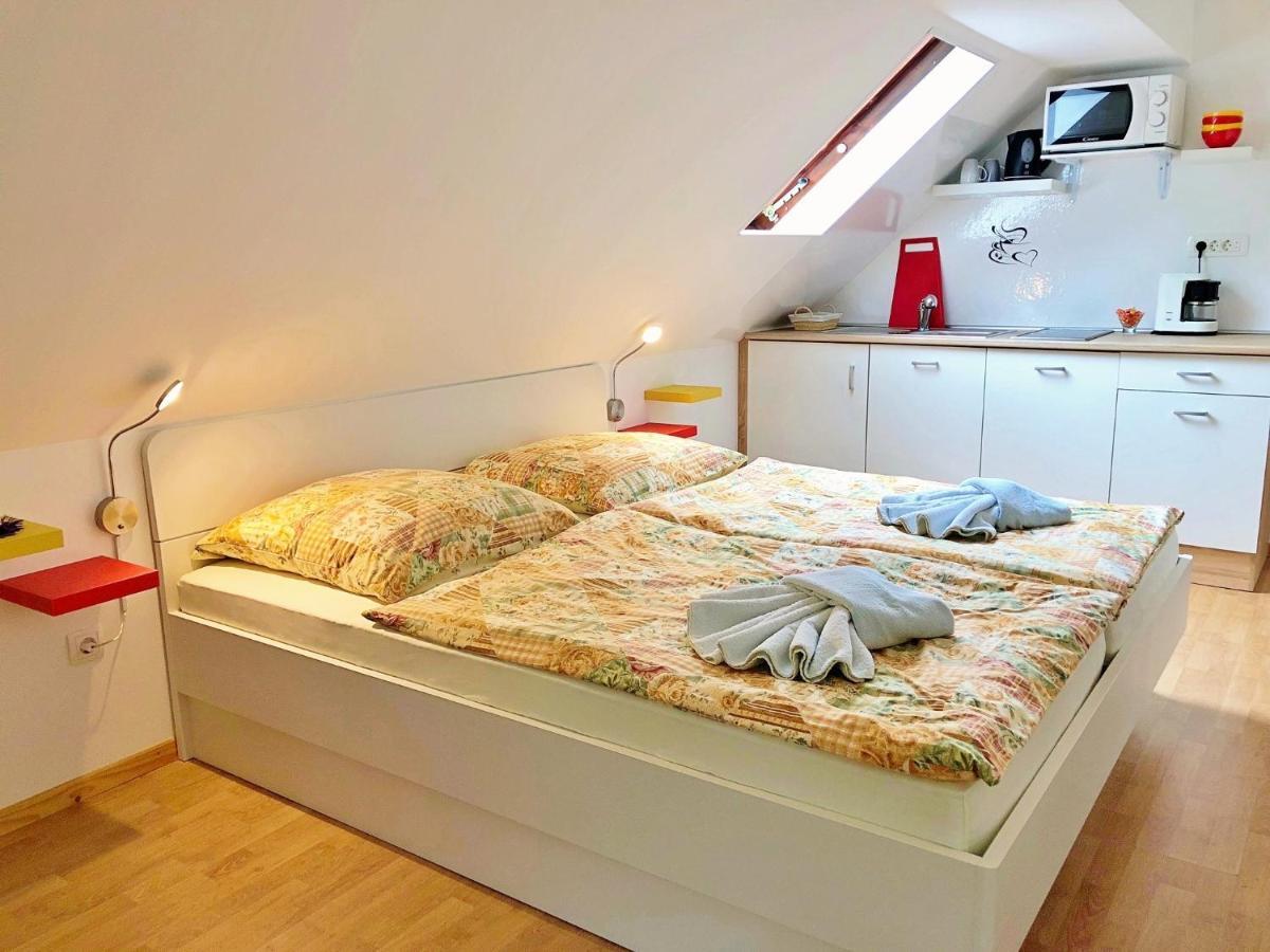 2 Studio & Apartment Cvetek Бохинь Экстерьер фото