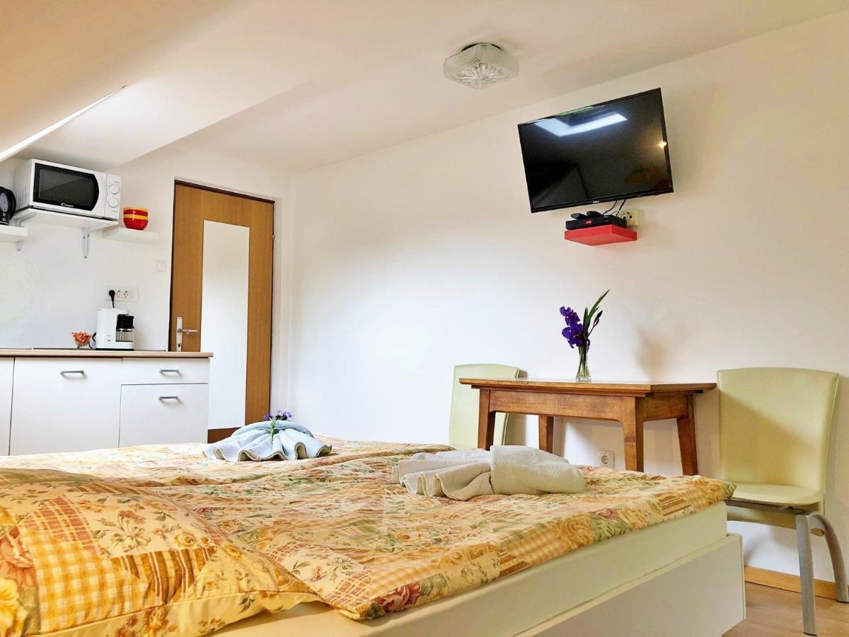 2 Studio & Apartment Cvetek Бохинь Экстерьер фото